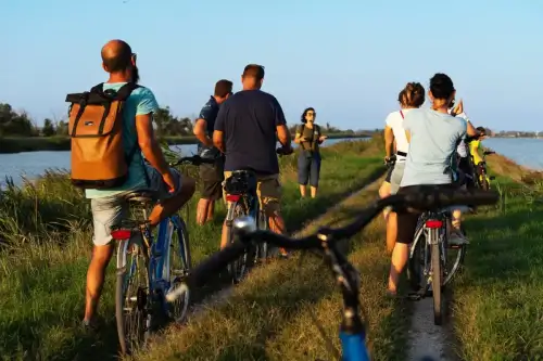 In bici tra il silenzio e i colori delle Valli di Comacchio